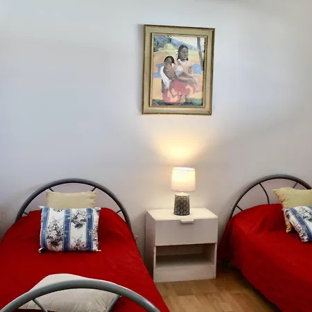 2 Pieces Avec Climatisation, 4 Couchages, A 100m De La - Fr-1-252a-33 Apartment