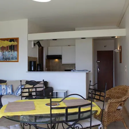 2 Pieces Avec Climatisation, 4 Couchages, A 100m De La - Fr-1-252a-33 Apartment *
